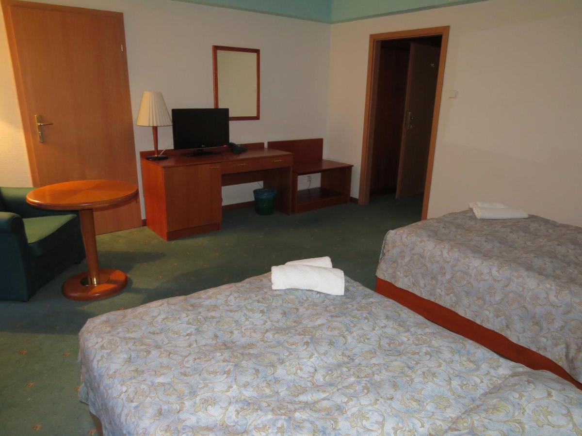 Elekt Czaplinek Hotel ภายนอก รูปภาพ