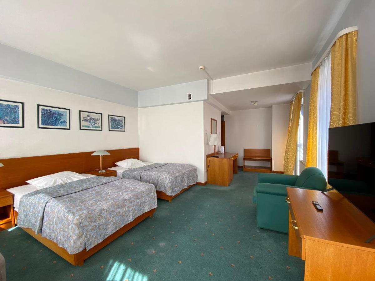 Elekt Czaplinek Hotel ภายนอก รูปภาพ